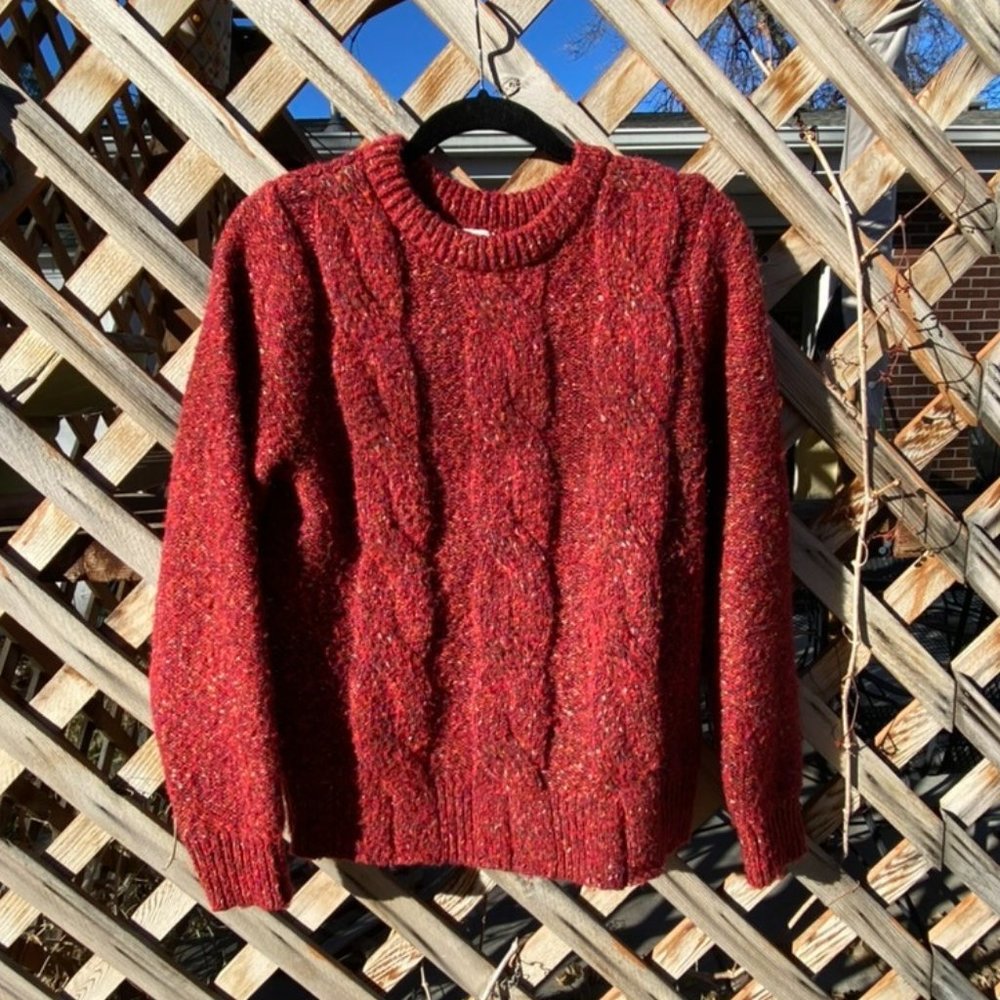 EUC   Cable Knit Pullover Sweater